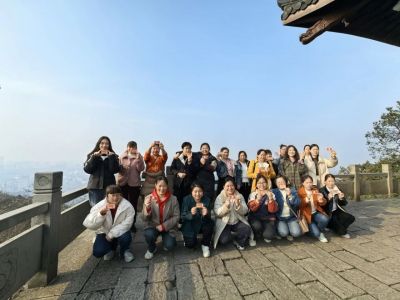 三八婦女節(jié)主題活動(dòng)——“快樂工作、幸福生活”之暢玩龍山